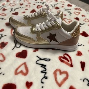 Size 8 casual sneakers